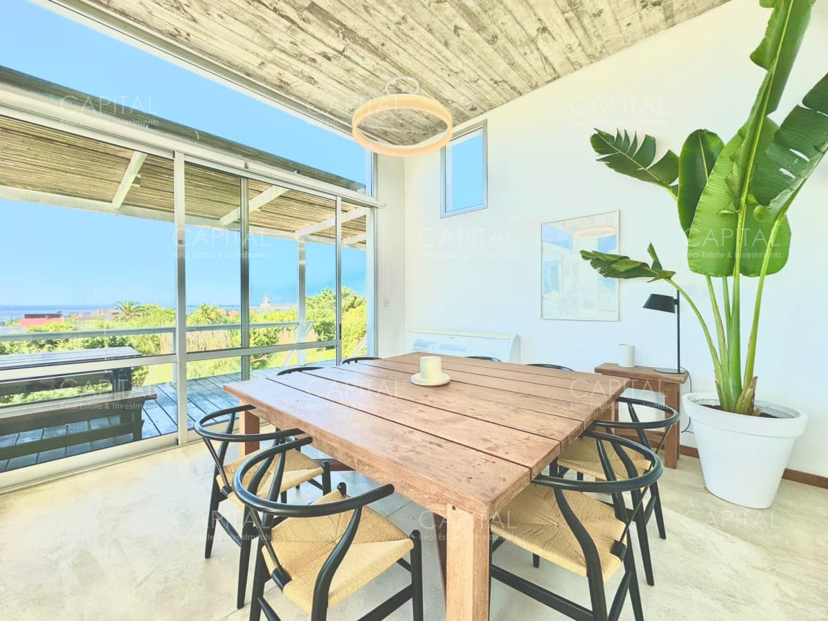 Casa en Venta en Pueblo de José Ignacio Cuatro Dormitorios y Dependencia