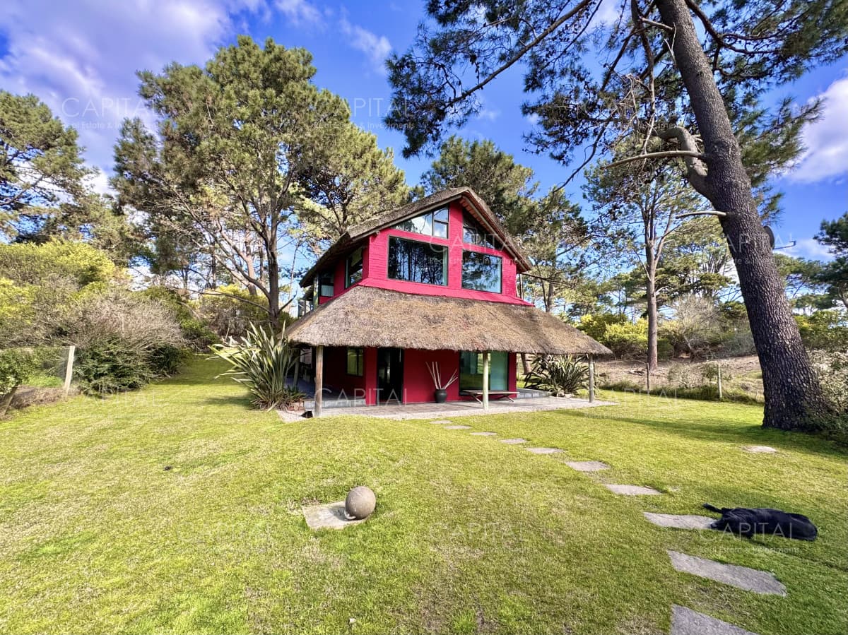 Casa de tres dormitorios en Chihuahua Punta Ballena.