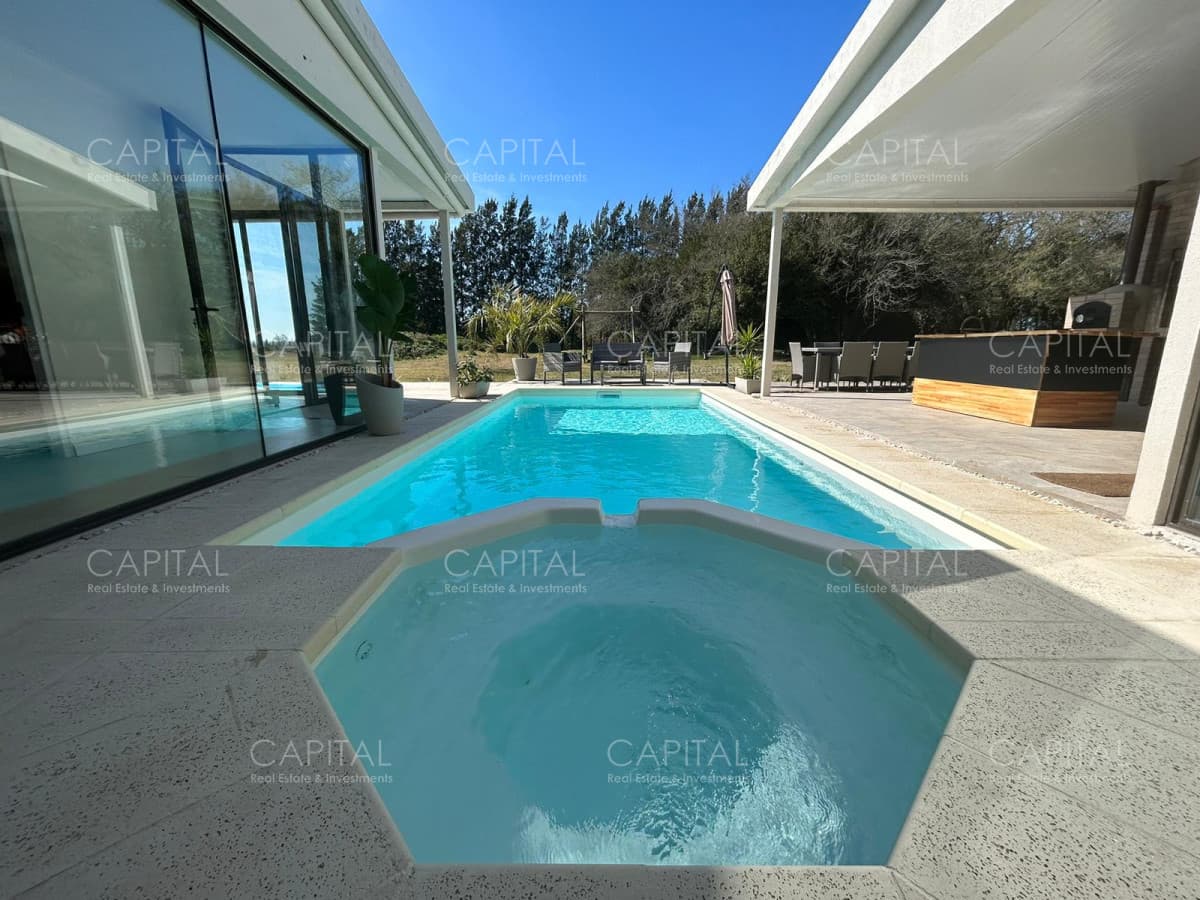 Chacra con casa moderna en venta, Ruta 39.