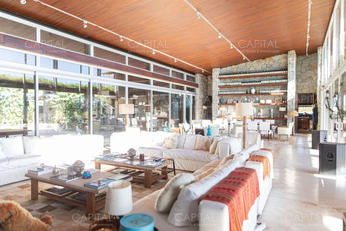 Venta de Chacra con Casa en La Barra de Punta del Este