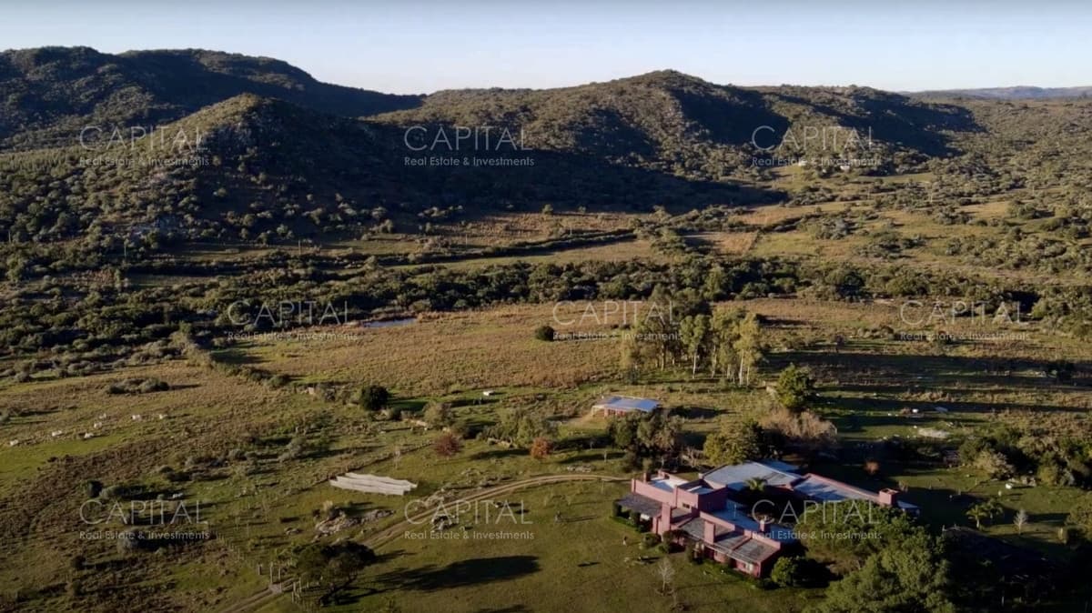 Pintoresco Campo en venta con ubicación y entorno privilegiado