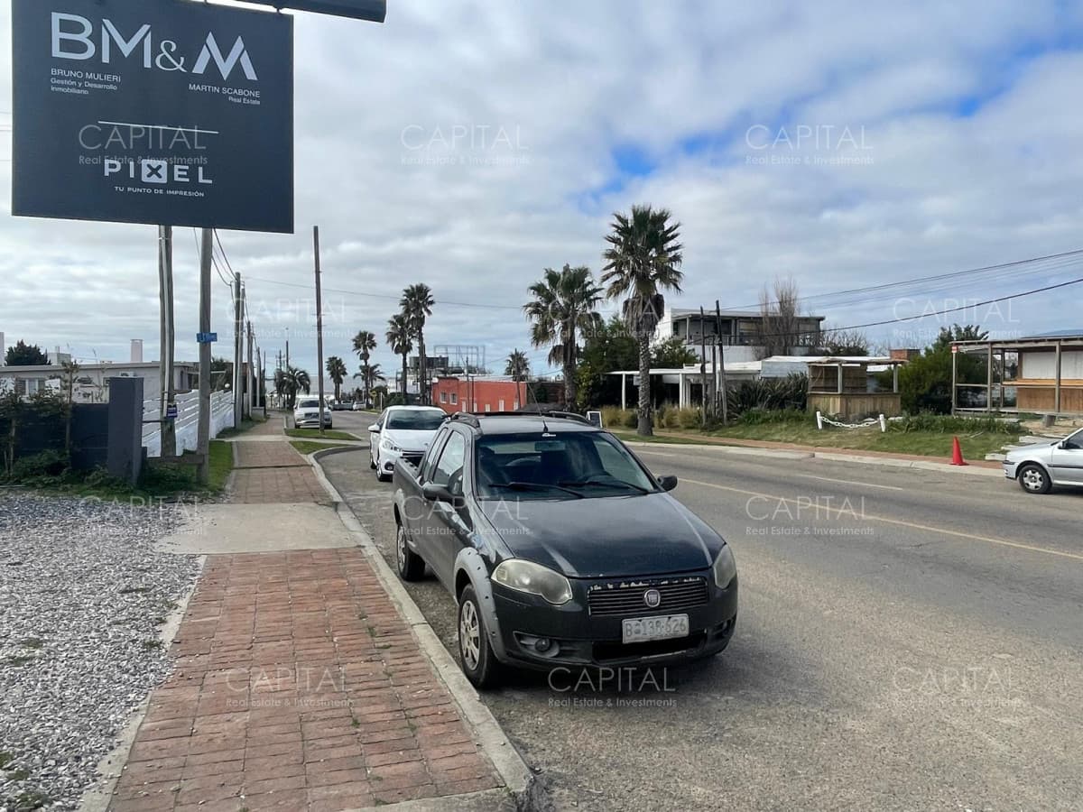 Local con excelente ubicación sobre Ruta 10 en Manantiales