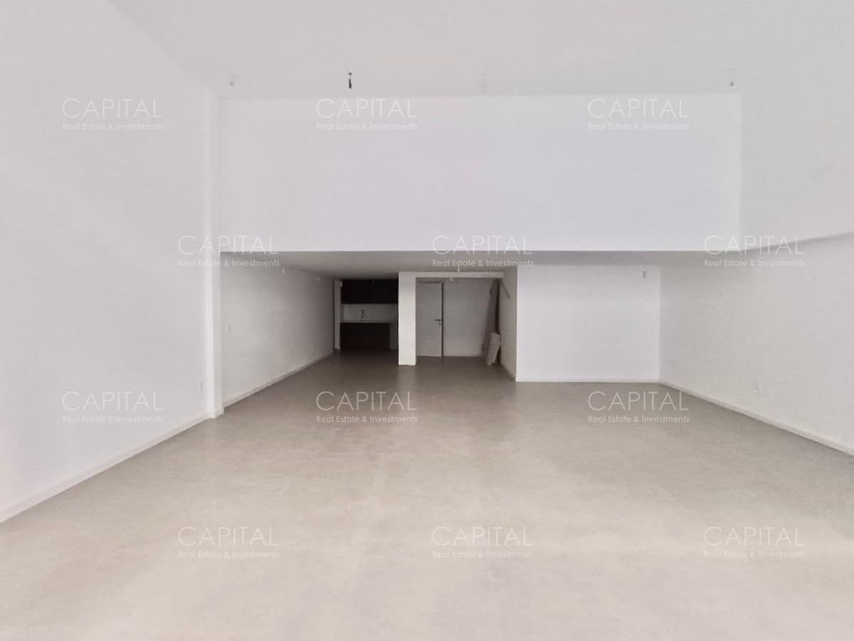 Local comercial en venta en zona Cordón a pasos de 18 de Julio.