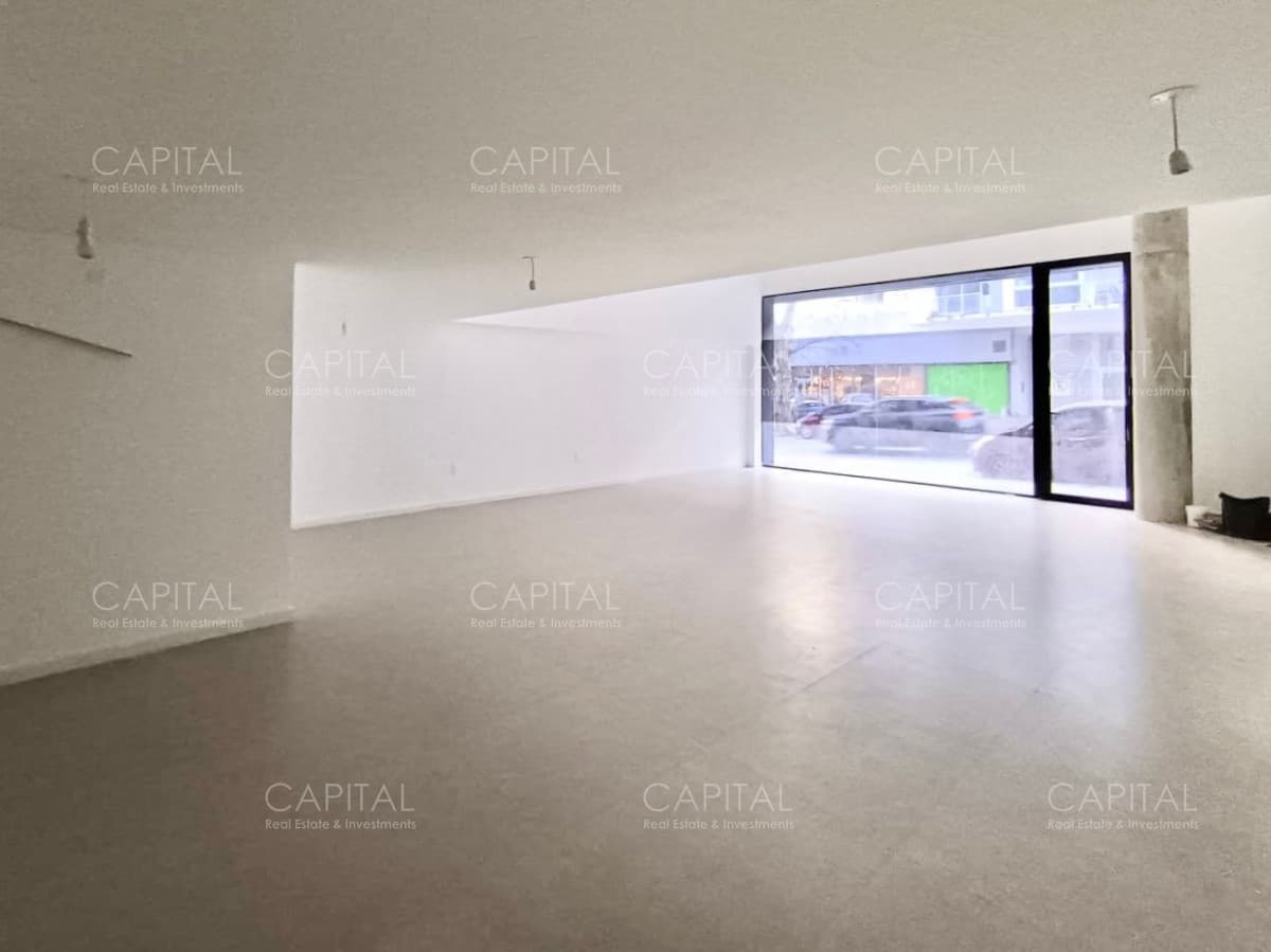 Local comercial en venta en zona Cordón a pasos de 18 de Julio.