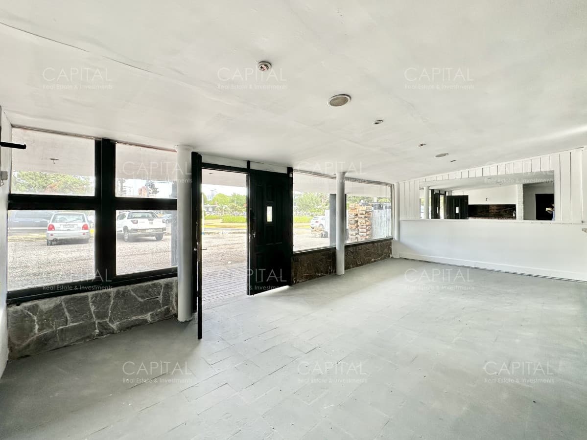 Local Comercial en Venta Punta del Este con RENTA