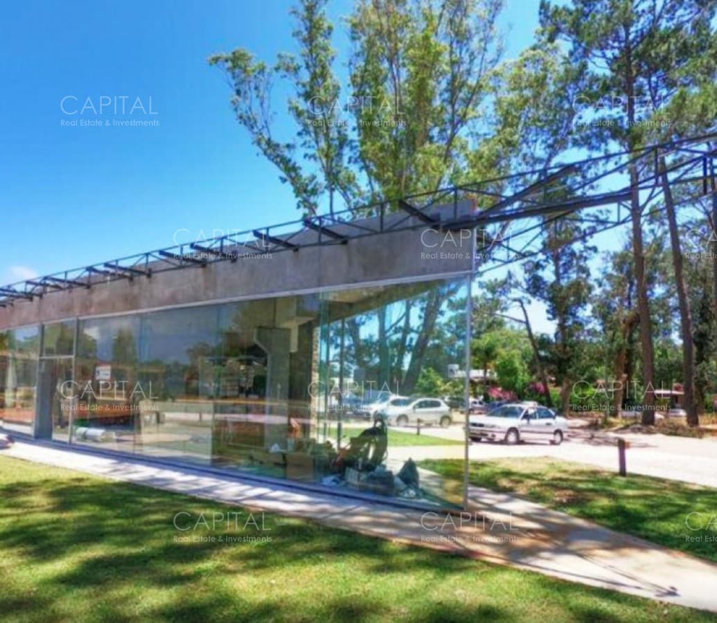 Moderno Local en Venta ubicado en punto estratégico en Solanas