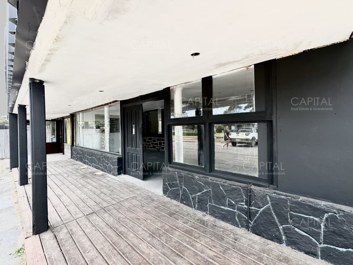 Local Comercial en Venta Punta del Este con RENTA