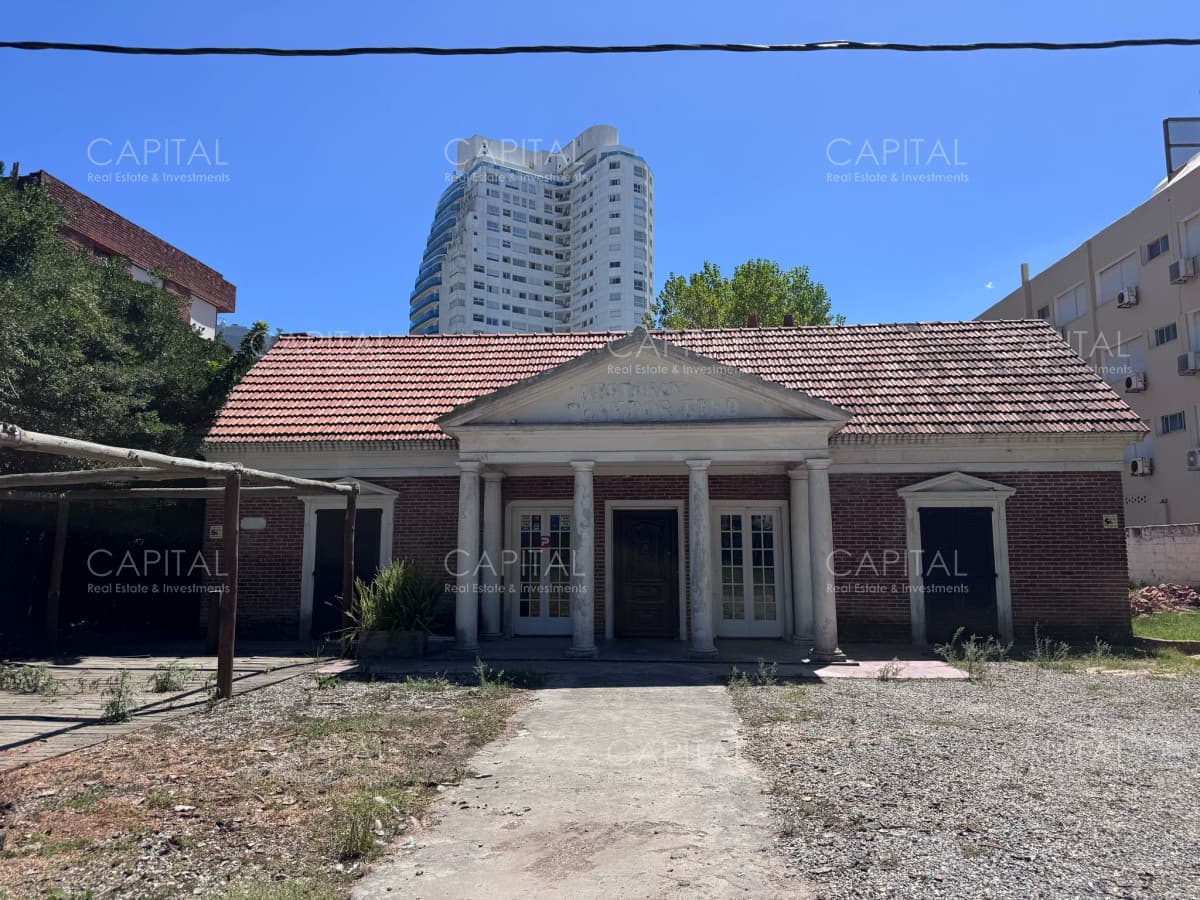 Local en Venta sobre Av. Italia