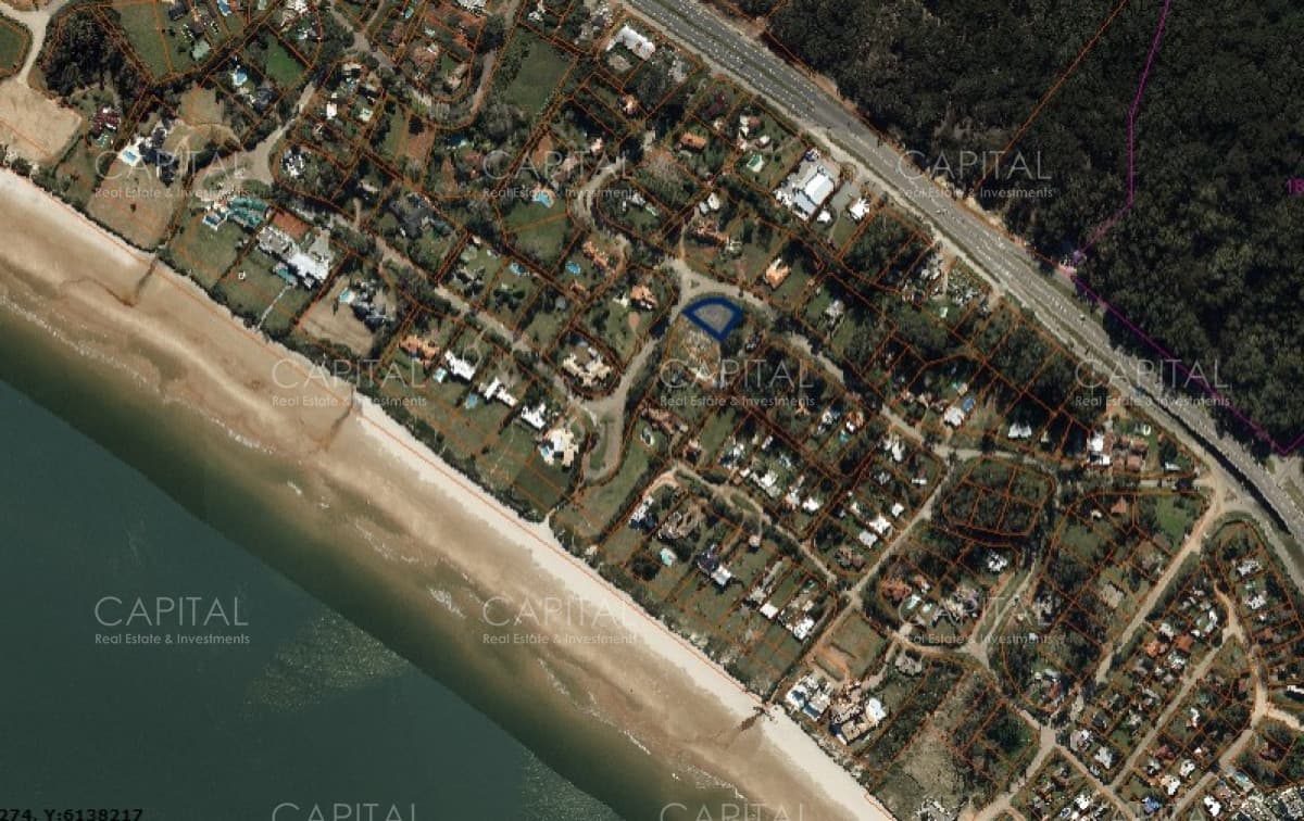 Terreno esquinero en venta en Portezuelo, Punta Ballena