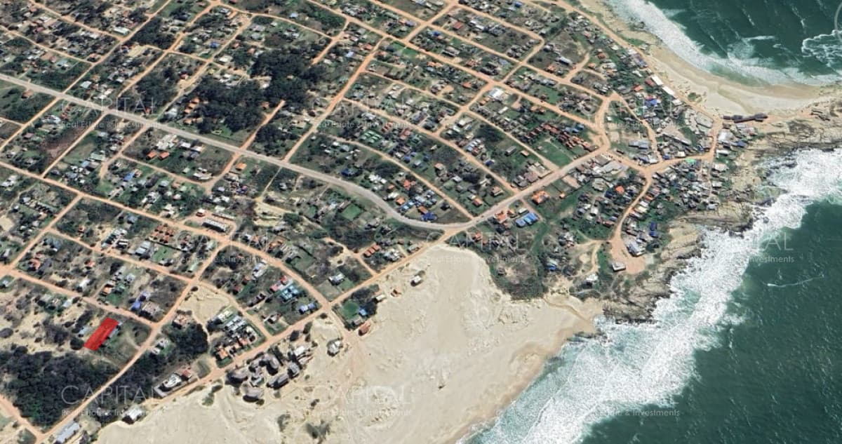 Terreno en venta a una cuadra del mar en Playa La Viuda, Punta del Diablo