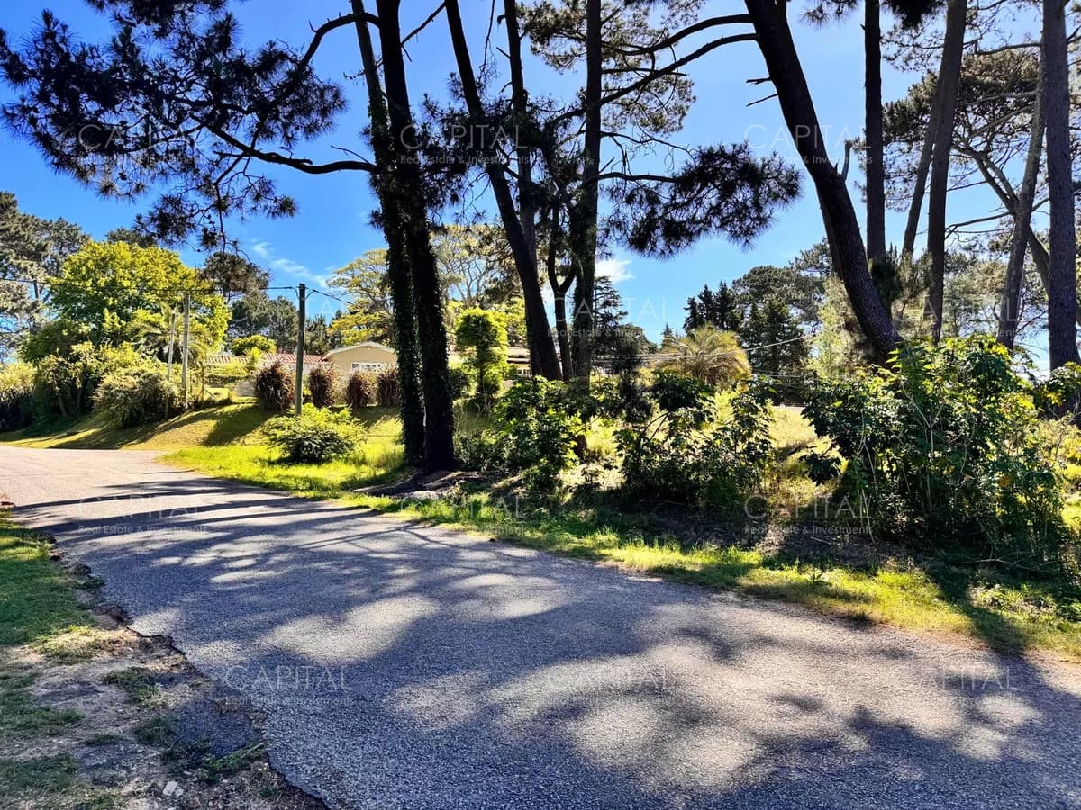 Lote de 4515m2 en Jardines de Córdoba, zona colegios en venta