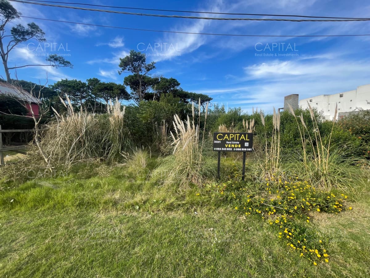 Terreno en venta a pocos pasos de Playa Montoya