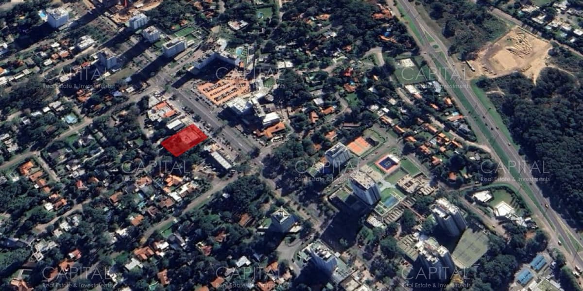 Terreno apto para PH sobre Roosevelt, Punta del Este.