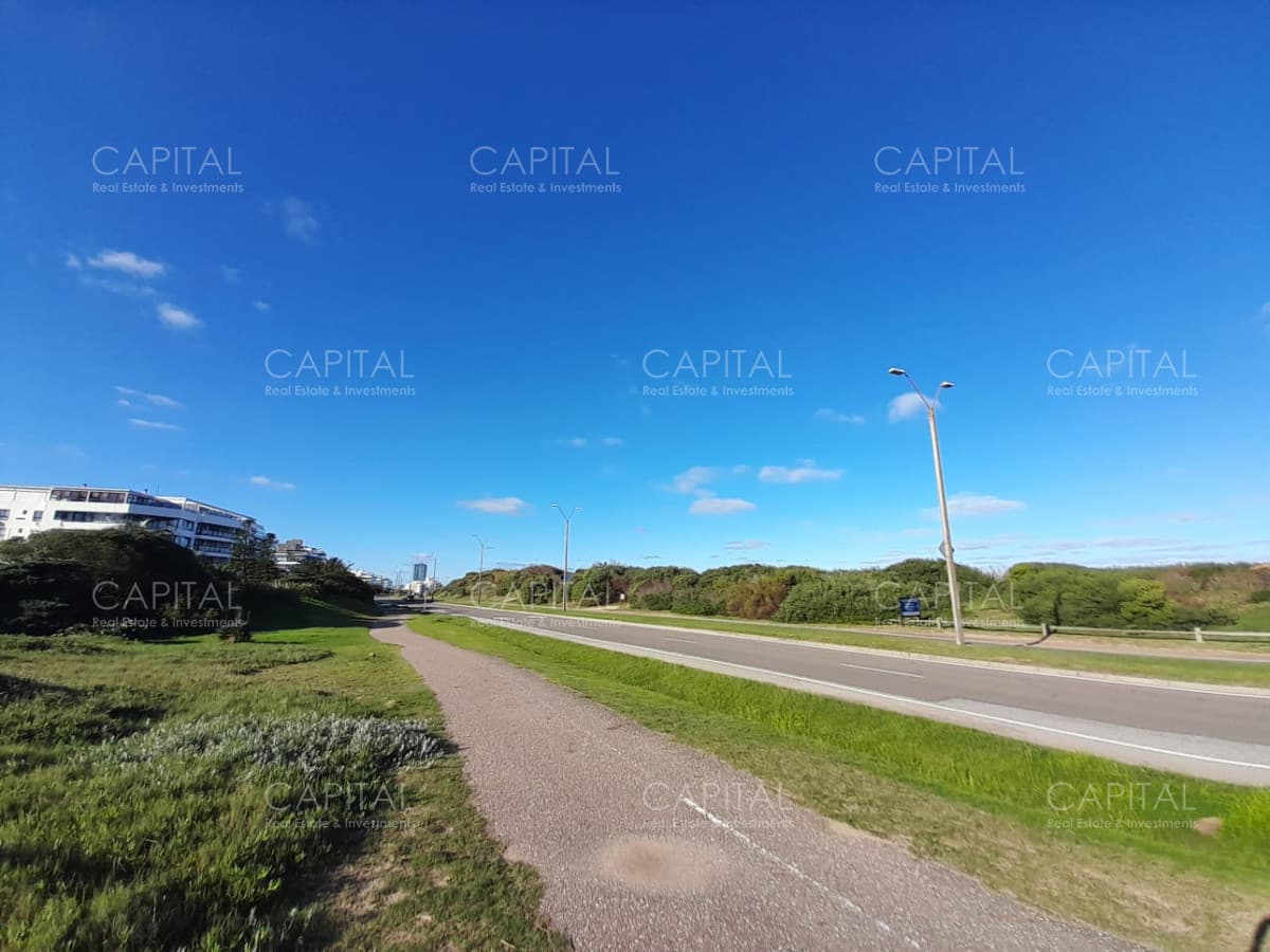 Terreno en venta primera linea en Playa Brava