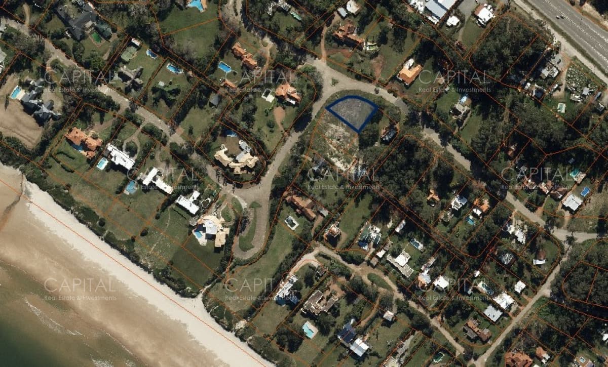 Terreno esquinero en venta en Portezuelo, Punta Ballena