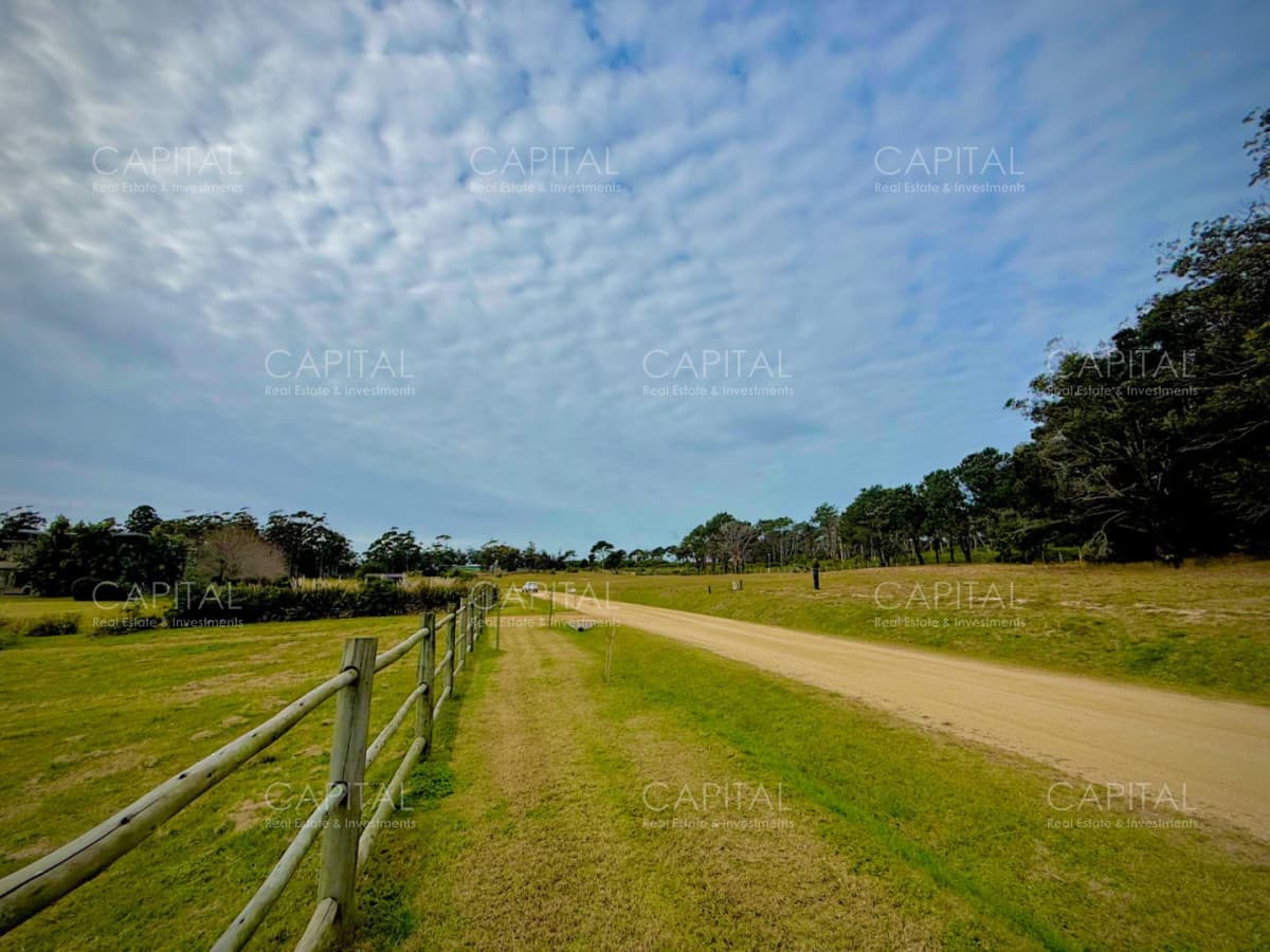 Terreno en venta en exclusivo barrio privado Laguna Estate en Manantiales