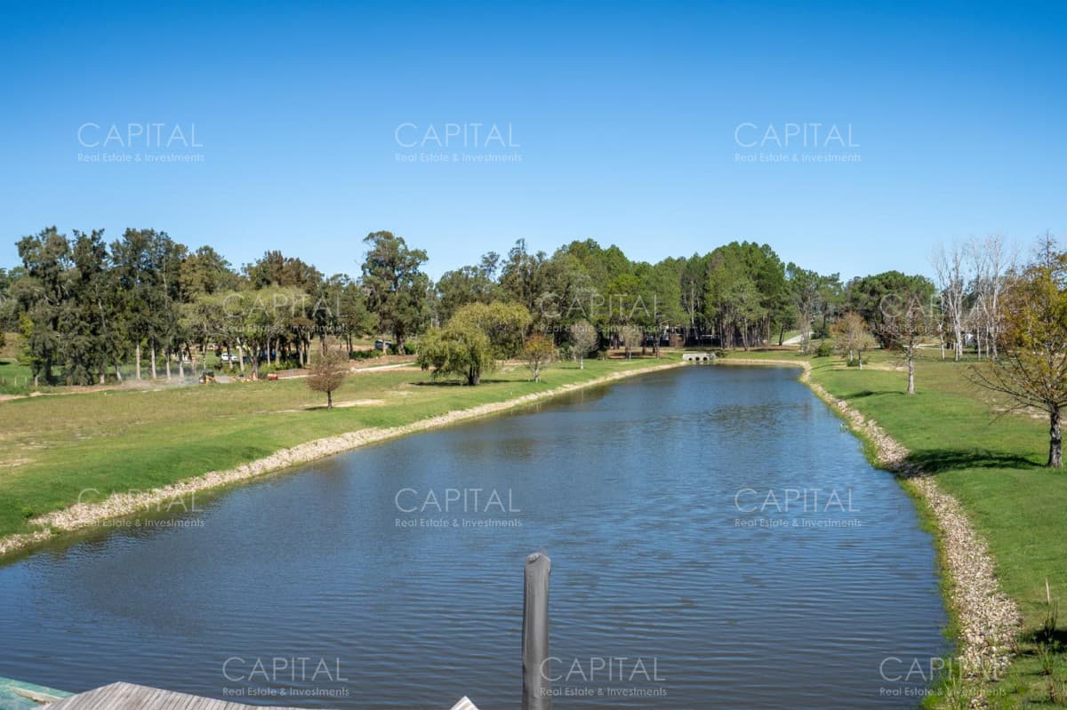 Excelente lote de 1.044 mts en barrio cerrado Aura en Cantegril