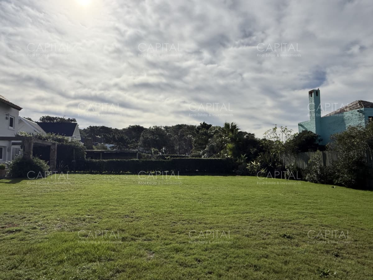 Excelente terreno en venta en Montoya a 1 cuadra del mar