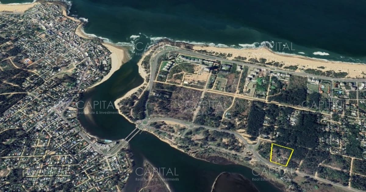 Lote en venta en Rincón del Indio, Punta del Este a metros de La Barra ideal para inversionistas, barrio privado o edificio.