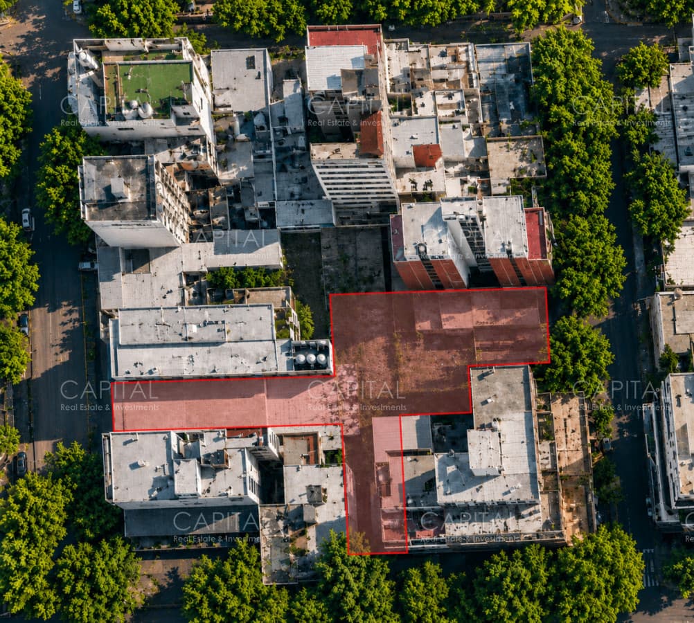 Terreno para desarrollo de 1.564 m² con triple frente en Centro