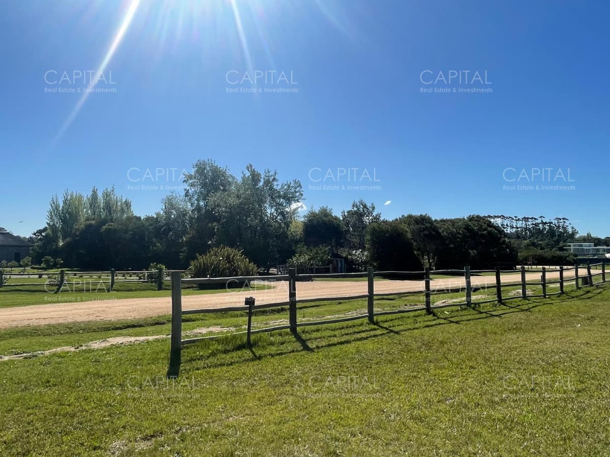 Terreno en venta en exclusivo barrio privado Laguna Estate Manantiales