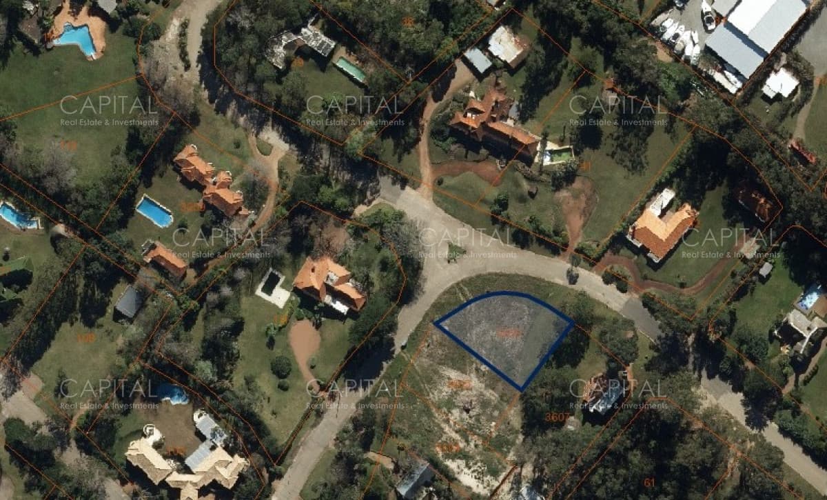 Terreno esquinero en venta en Portezuelo, Punta Ballena