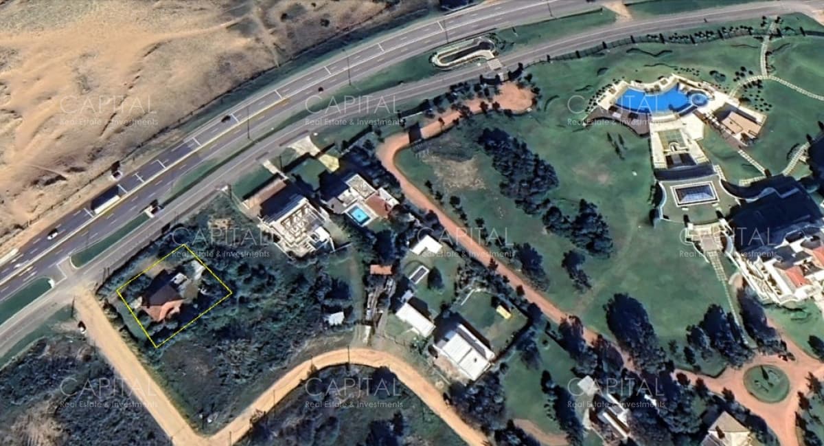 Lote primera fila en Playa Mansa de Punta del Este en Venta