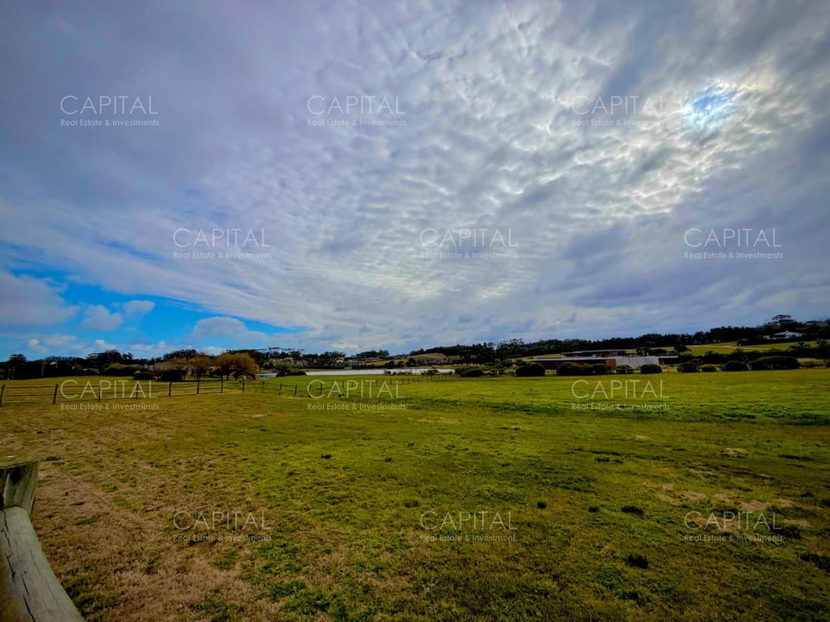 Terreno en venta en exclusivo barrio privado Laguna Estate en Manantiales