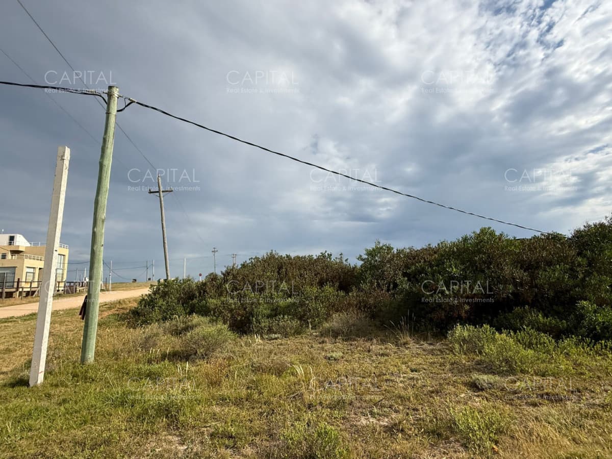 Terreno esquinero en venta en Santa Mónica