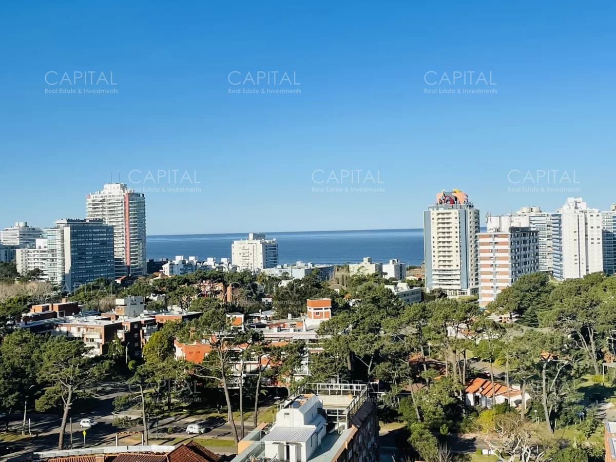 Lote apto para construir en altura en Punta del Este
