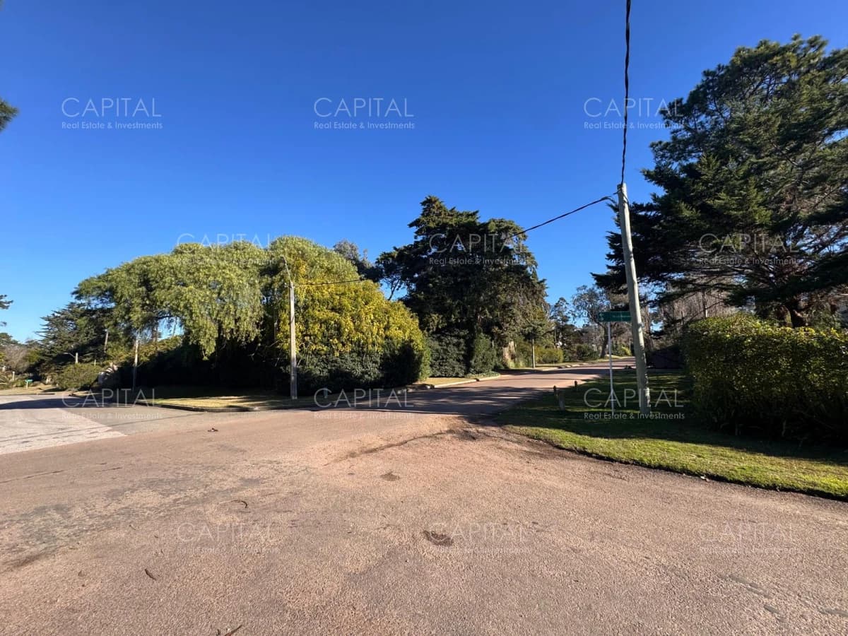 Terreno en venta en San Rafael Playa Brava Punta del Este