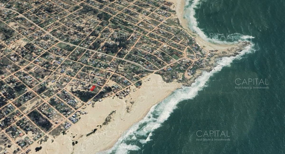 Terreno en venta a una cuadra del mar en Playa La Viuda, Punta del Diablo