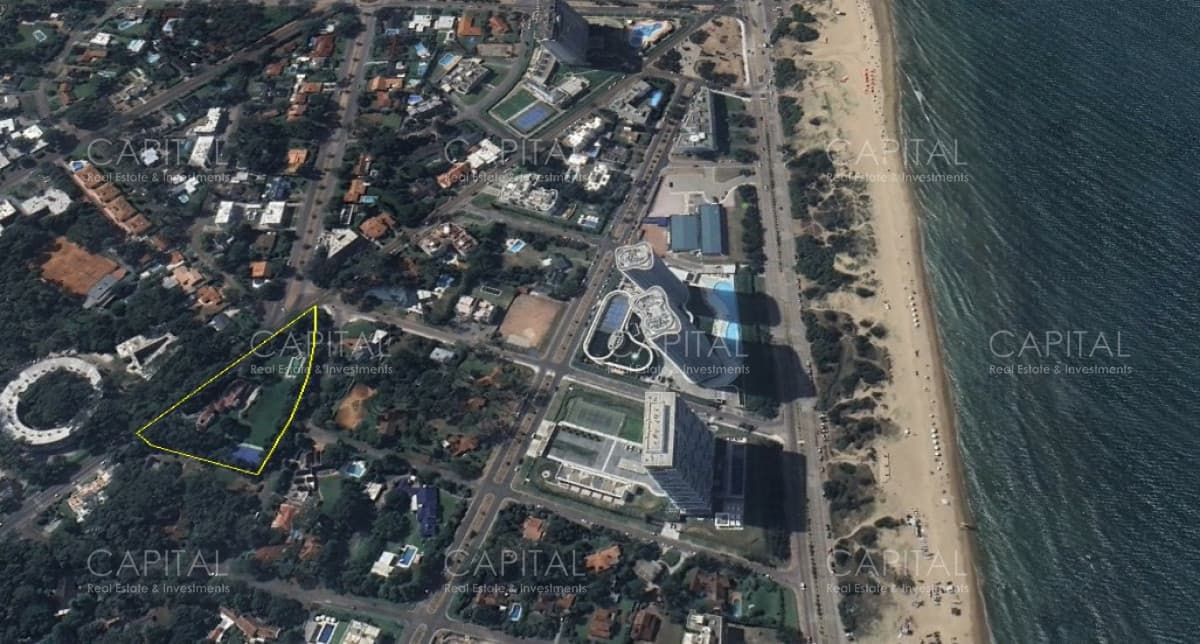 Lote para desarrollo en Punta del Este, Playa Mansa ideal inversores, edificio.