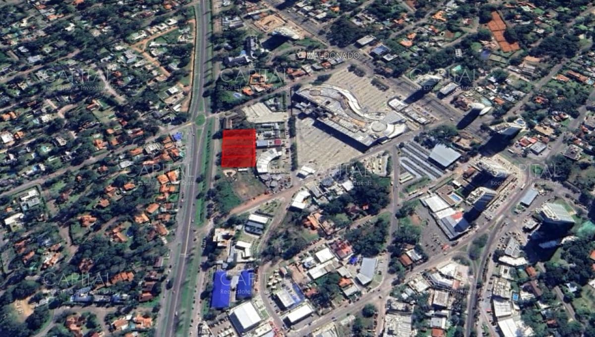 Terreno Grande Para Edificio Shopping Punta del Este.