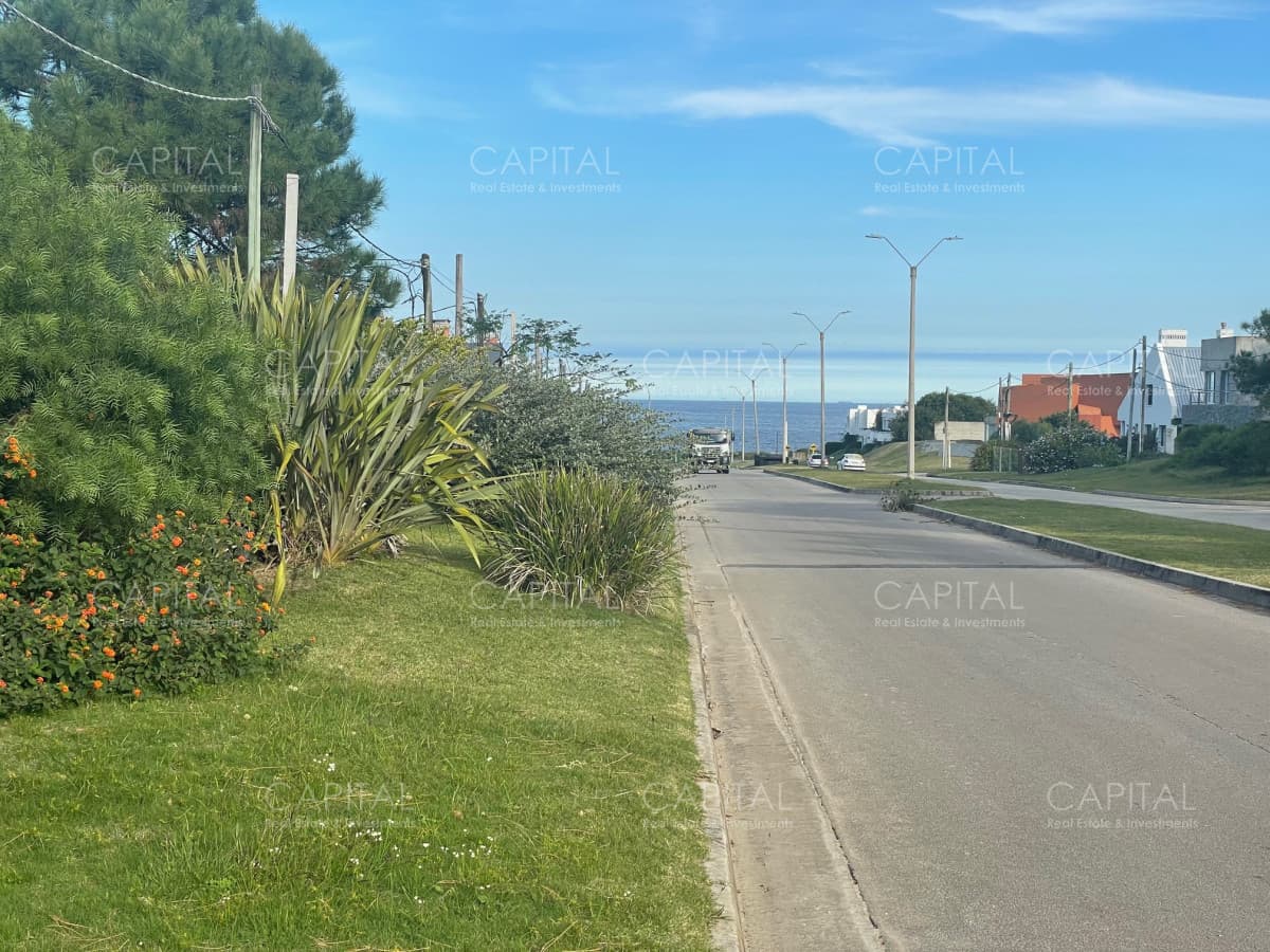 Terreno en venta a pocos pasos de Playa Montoya