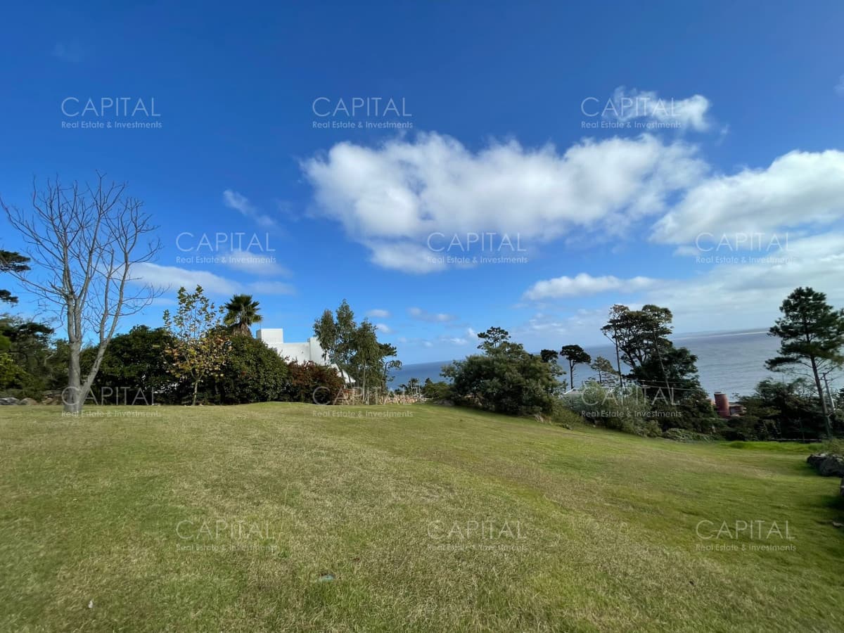Terreno de 2082 m2 en venta en Lomo de La ballena, Punta Ballena