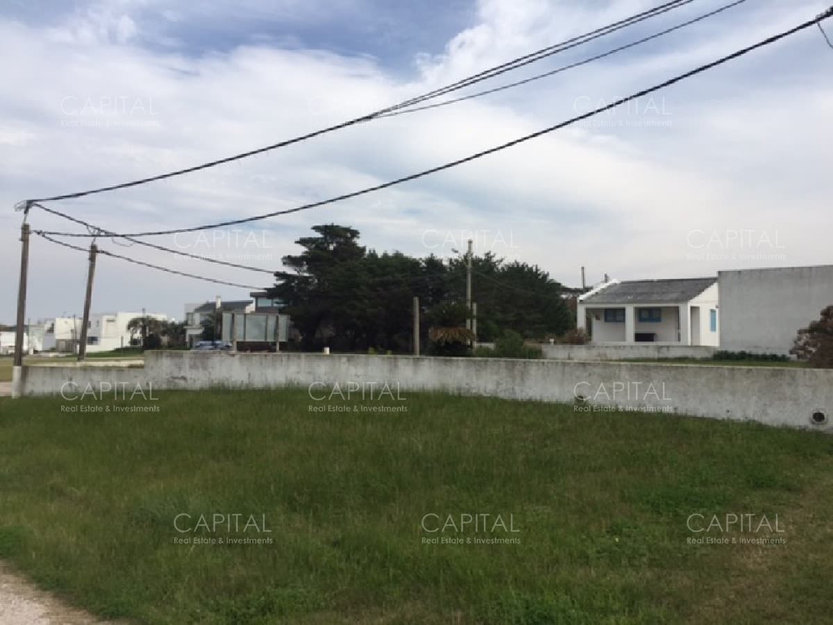 Terreno en Manantiales a 200 mts del mar apto para construir proyecto