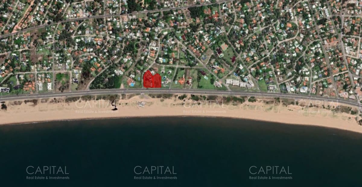 Lote de 7000m2 frente al mar en venta Punta Este.