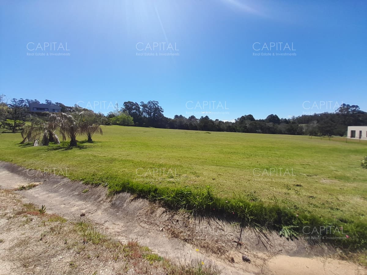 Venta de terreno en barrio privado, Manantiales