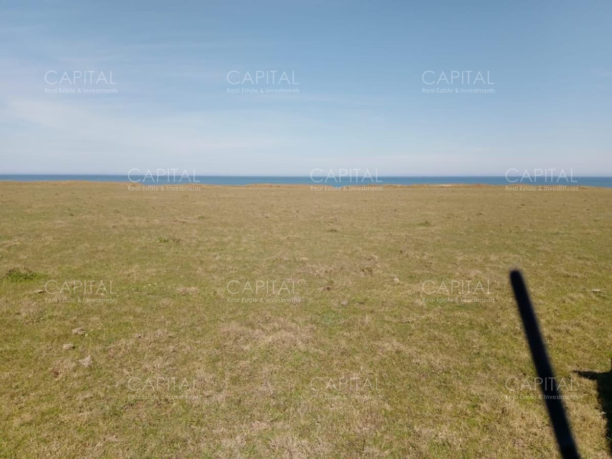Terreno en venta a metros de Las Garzas, con vista al mar y entorno único