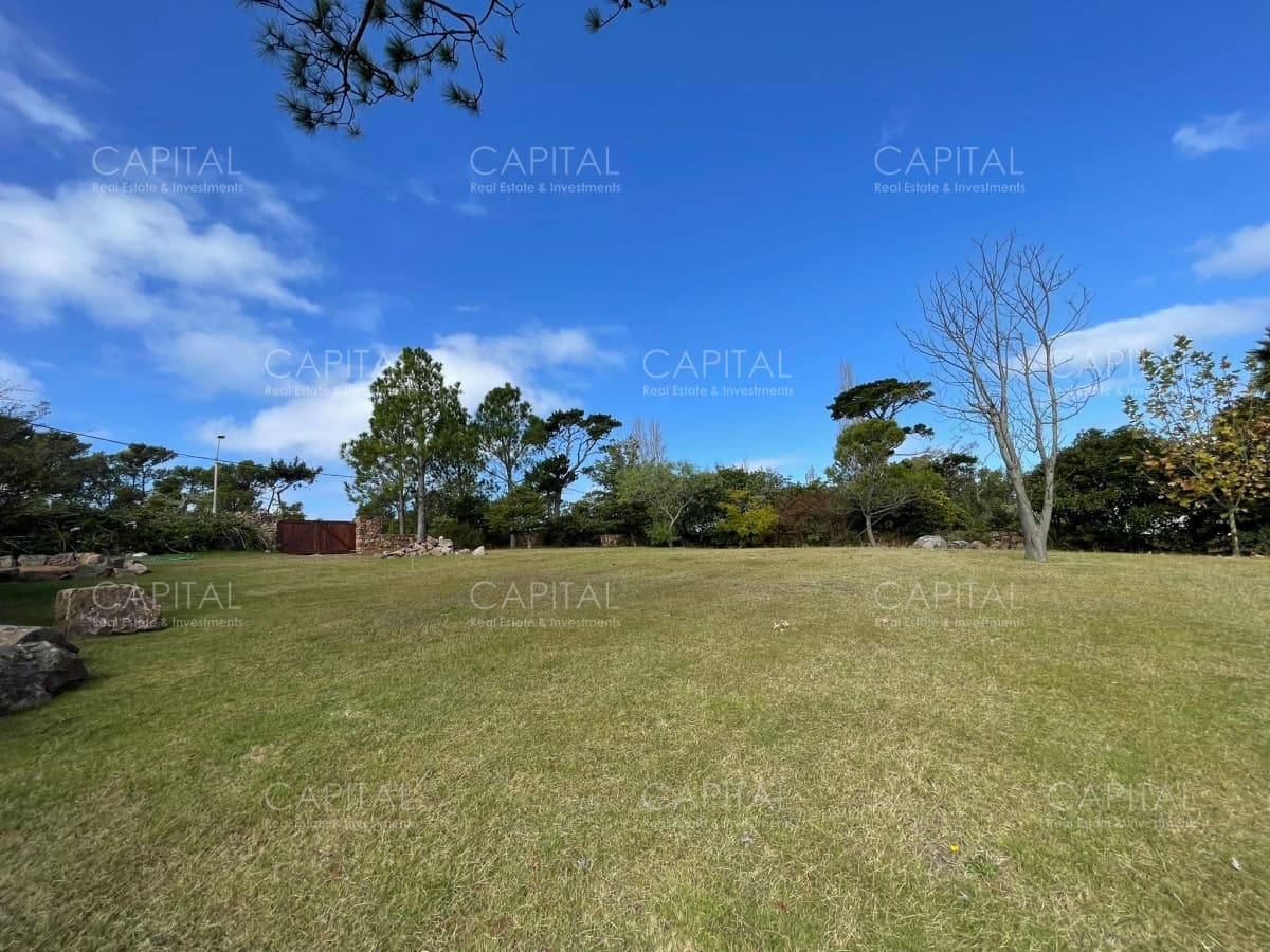 Terreno de 2082 m2 en venta en Lomo de La ballena, Punta Ballena