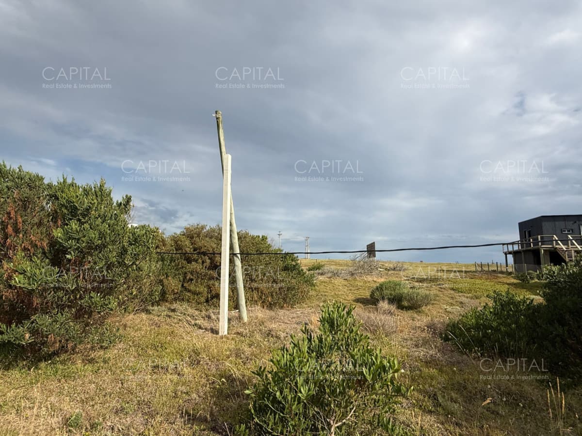 Terreno esquinero en venta en Santa Mónica