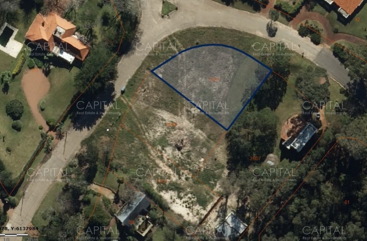 Terreno esquinero en venta en Portezuelo, Punta Ballena