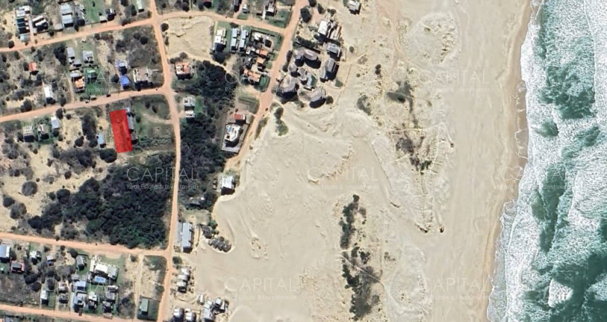 Terreno en venta a una cuadra del mar en Playa La Viuda, Punta del Diablo