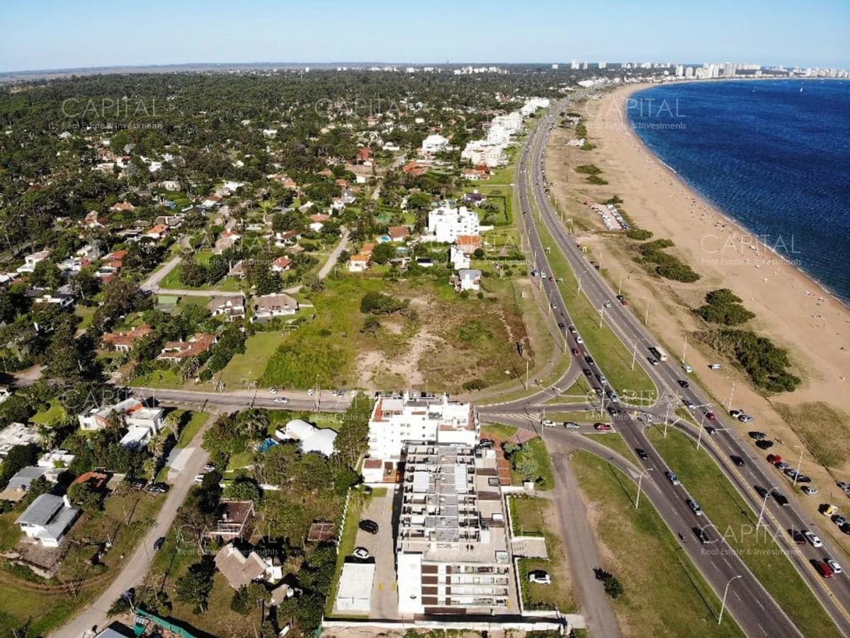 Terreno Frente al Mar Lote 10.376 m2 frente al mar Punta del Este