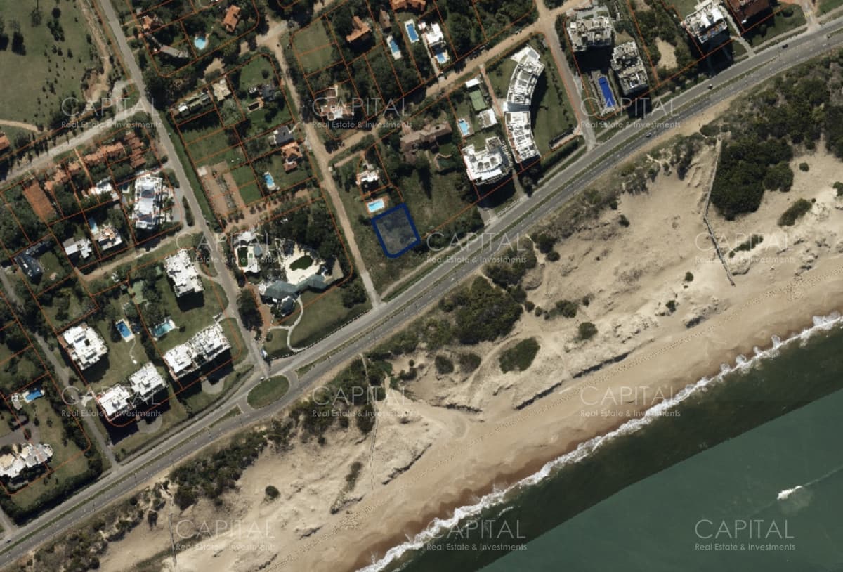 Terreno en venta primera linea en Playa Brava