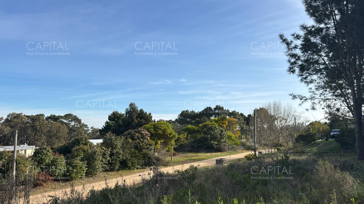 Lote en venta en Club de La Barra próximo al centro de la Barra