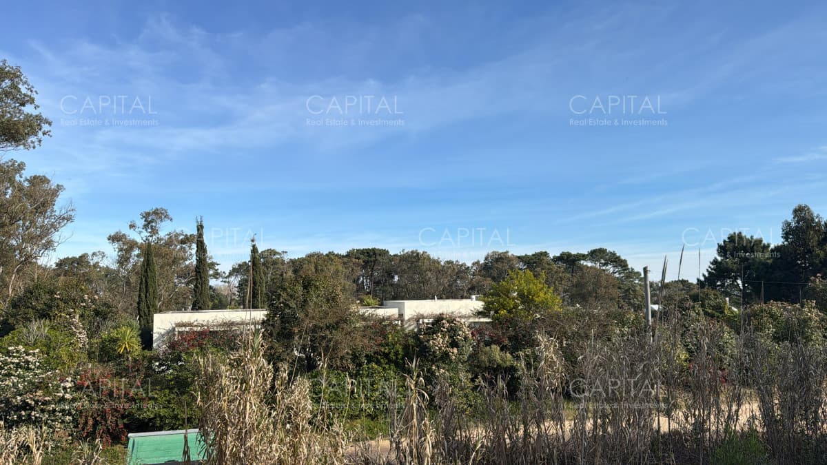 Lote en venta en Club de La Barra próximo al centro de la Barra