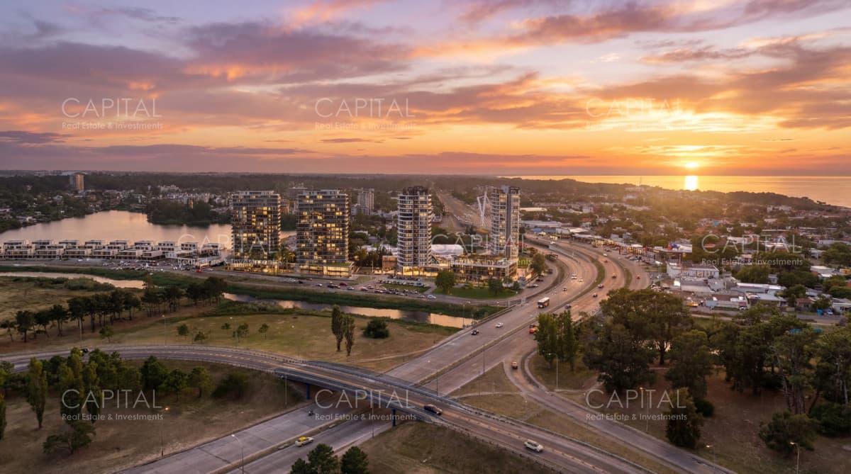 Apartamento 3 Dormitorios Piso Alto con Vista Lago y Terraza | Torres Cristalinas