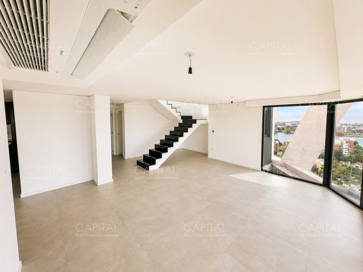 Penthouse en Carrasco | Piscina privada, solárium y doble parrillero